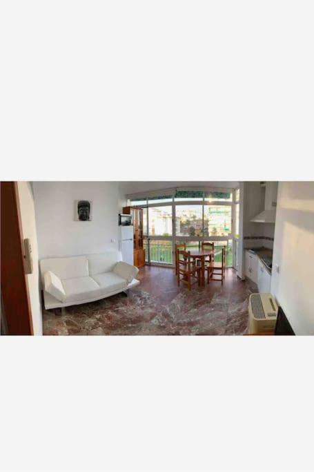 Apartment First Line Of The Sea Benalmádena Exterior foto