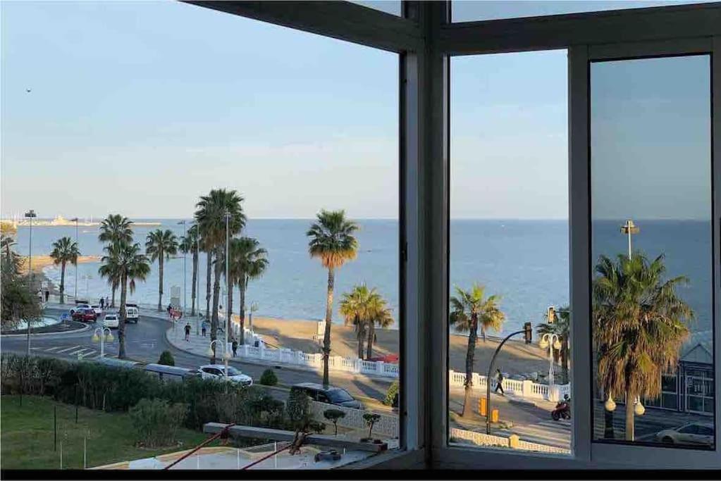 Apartment First Line Of The Sea Benalmádena Exterior foto